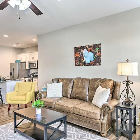 Bowling Green Apartment In The Heart Of Town!